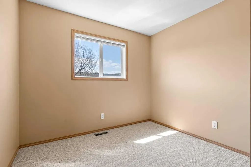 1503 Eagleview Place NW High River AB T1V 1X1