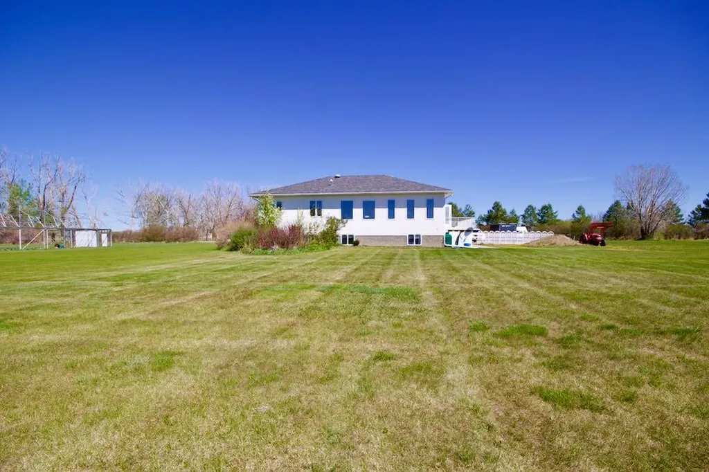 12107A Range Road 60 Rural Cypress County AB T1A7H0