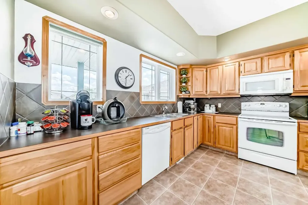 14 Wyndham Park View Carseland AB T0J 0M0