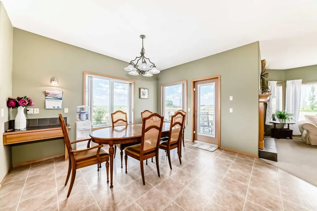 14 Wyndham Park View Carseland AB T0J 0M0