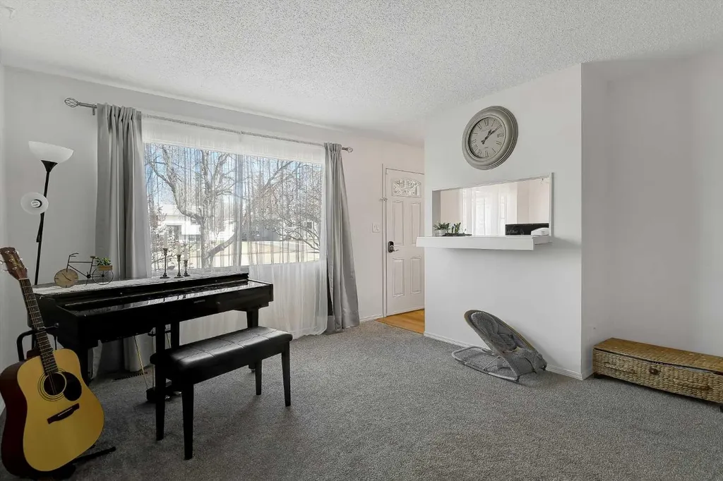 9741 119 Avenue Grande Prairie AB T8V3P7