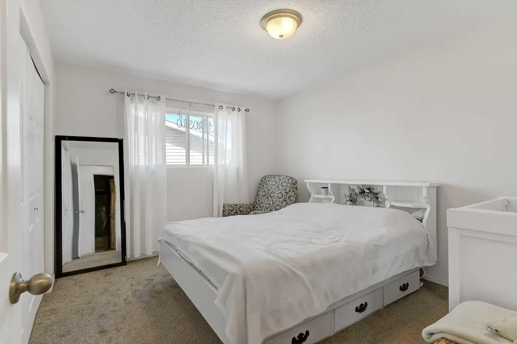 9741 119 Avenue Grande Prairie AB T8V3P7