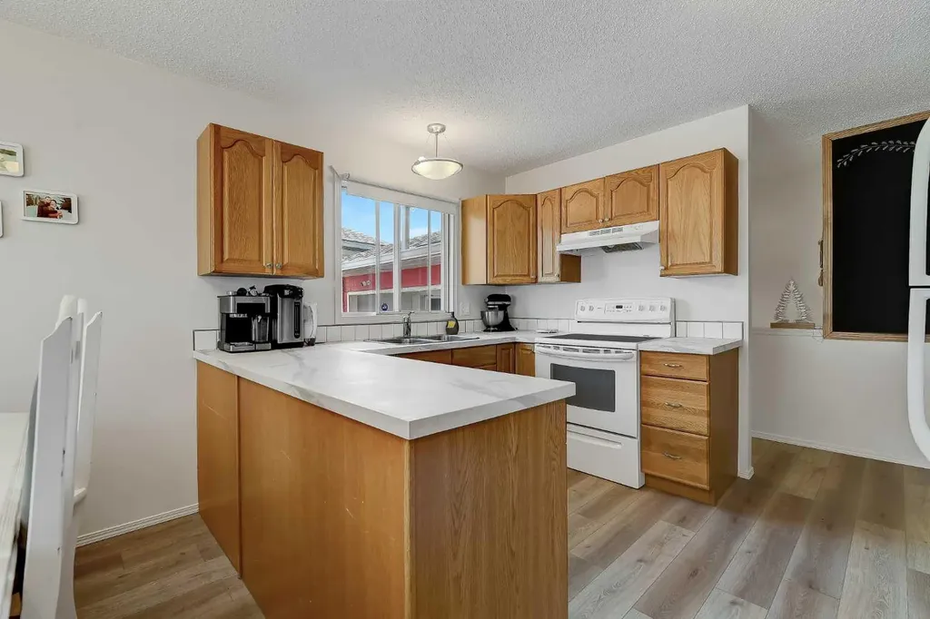 9741 119 Avenue Grande Prairie AB T8V3P7