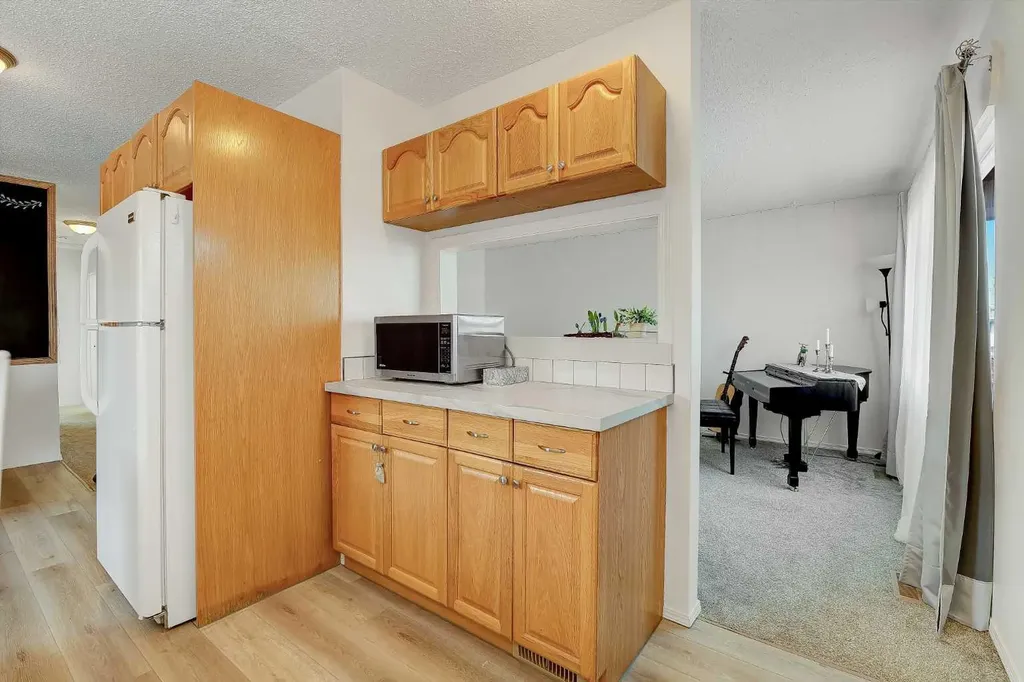 9741 119 Avenue Grande Prairie AB T8V3P7