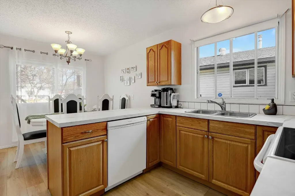 9741 119 Avenue Grande Prairie AB T8V3P7