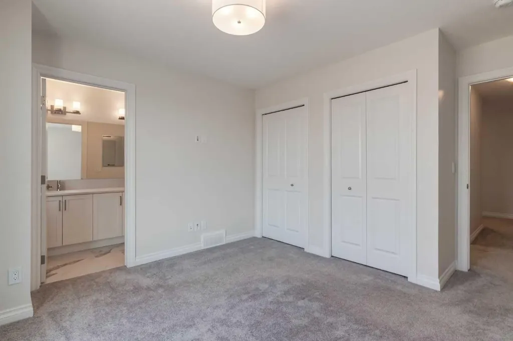 382 Alpine Avenue SW Calgary AB T2Y 0S1