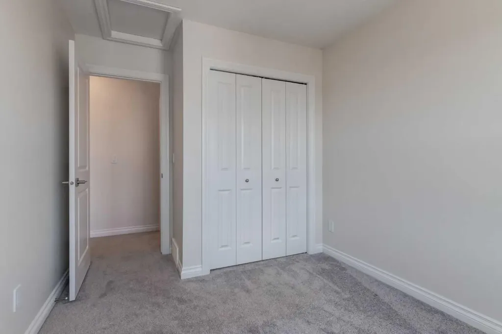 382 Alpine Avenue SW Calgary AB T2Y 0S1
