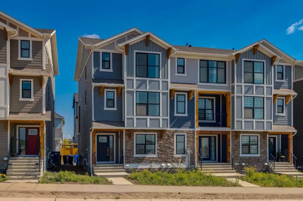 382 Alpine Avenue SW Calgary AB T2Y 0S1