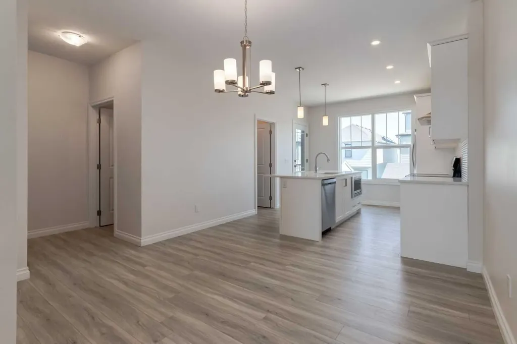 382 Alpine Avenue SW Calgary AB T2Y 0S1