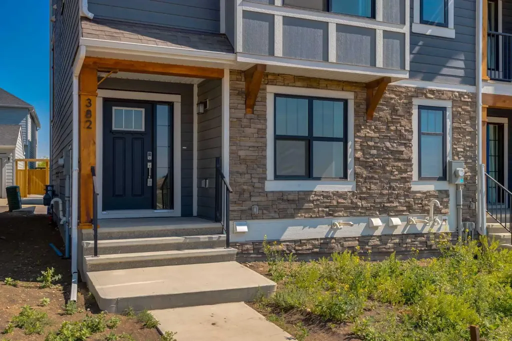 382 Alpine Avenue SW Calgary AB T2Y 0S1