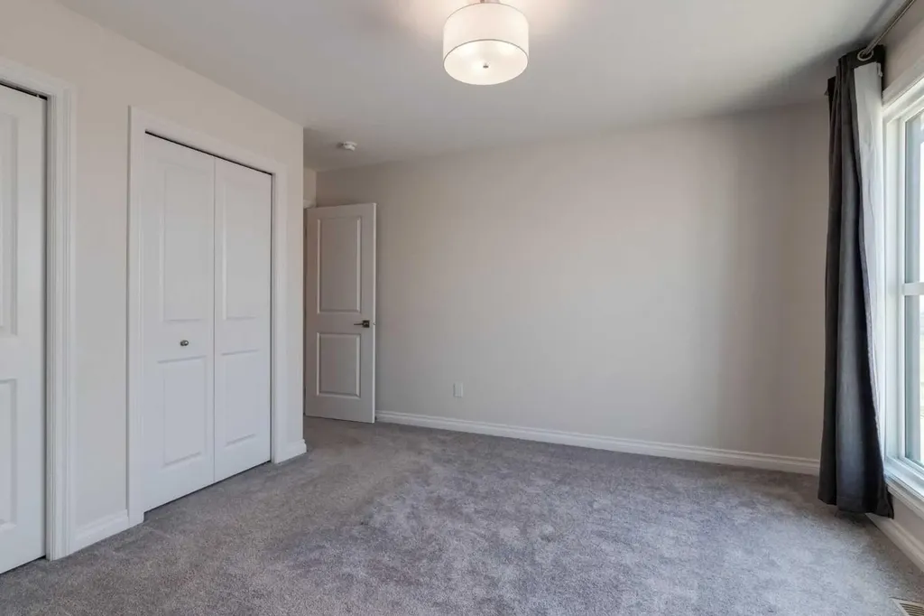 382 Alpine Avenue SW Calgary AB T2Y 0S1