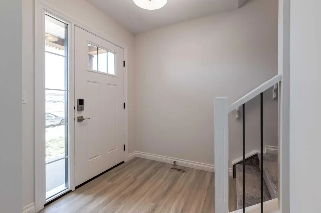 382 Alpine Avenue SW Calgary AB T2Y 0S1