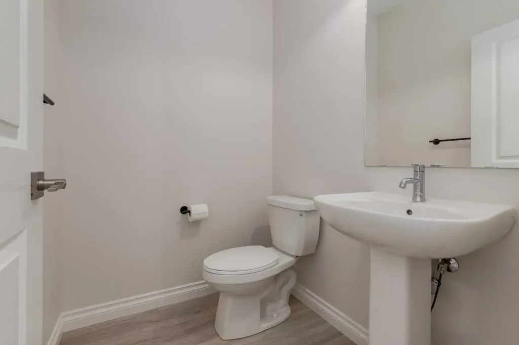 382 Alpine Avenue SW Calgary AB T2Y 0S1