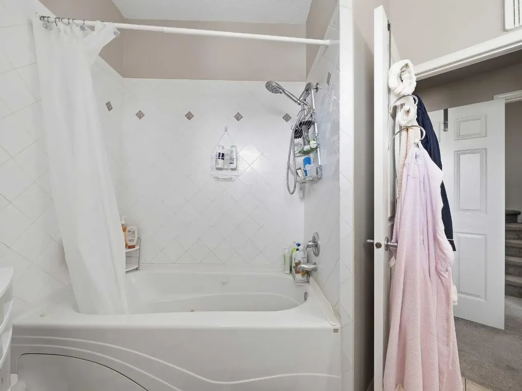 6550 Old Banff Coach Road SW Calgary AB T3H 4J4