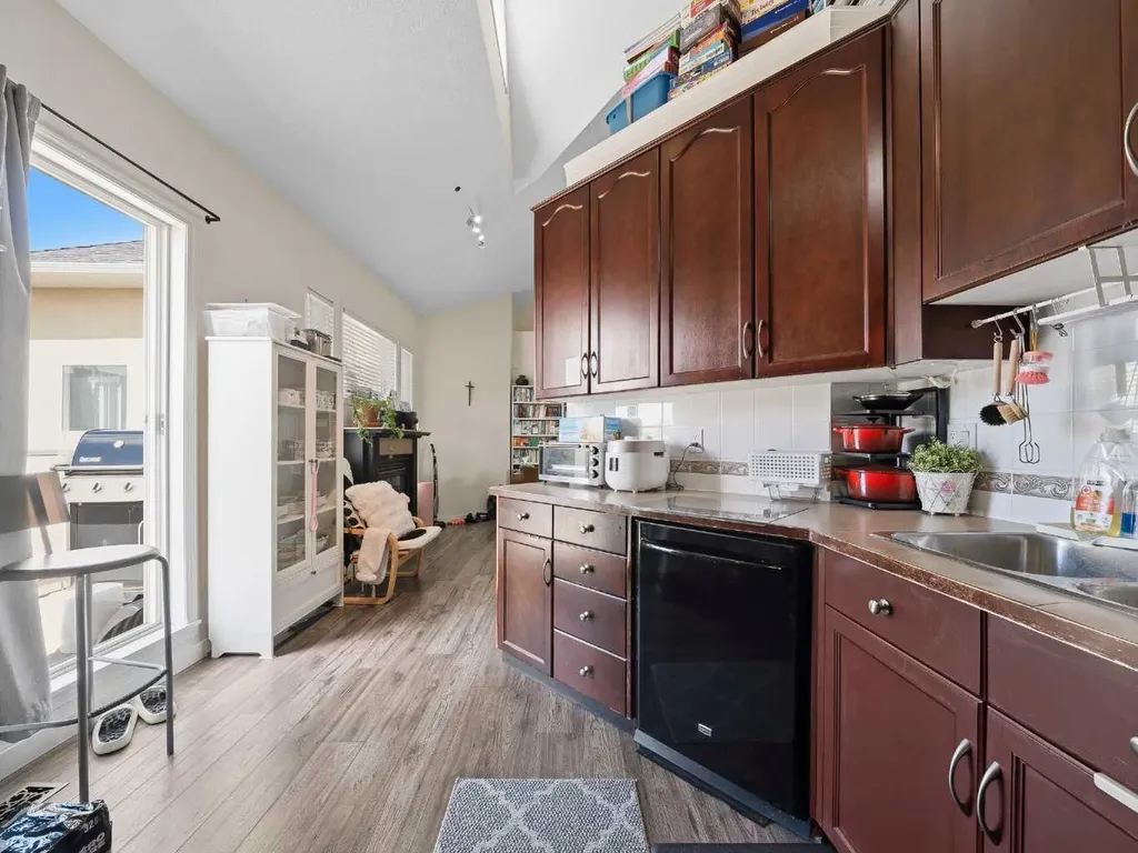 6550 Old Banff Coach Road SW Calgary AB T3H 4J4
