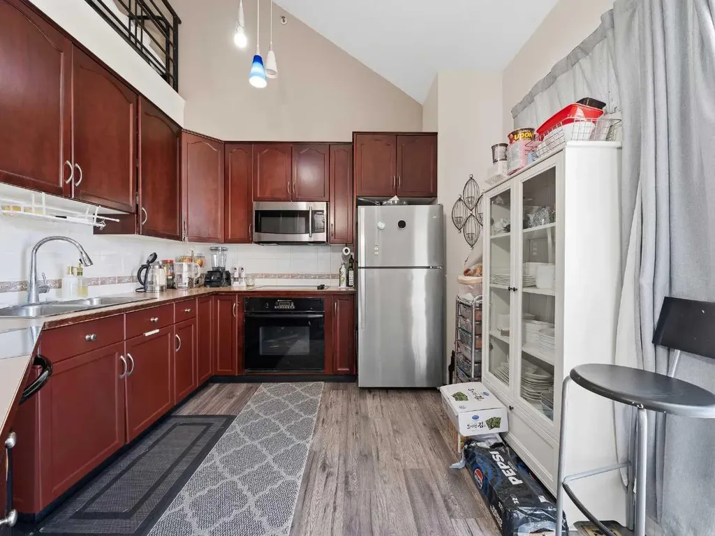 6550 Old Banff Coach Road SW Calgary AB T3H 4J4
