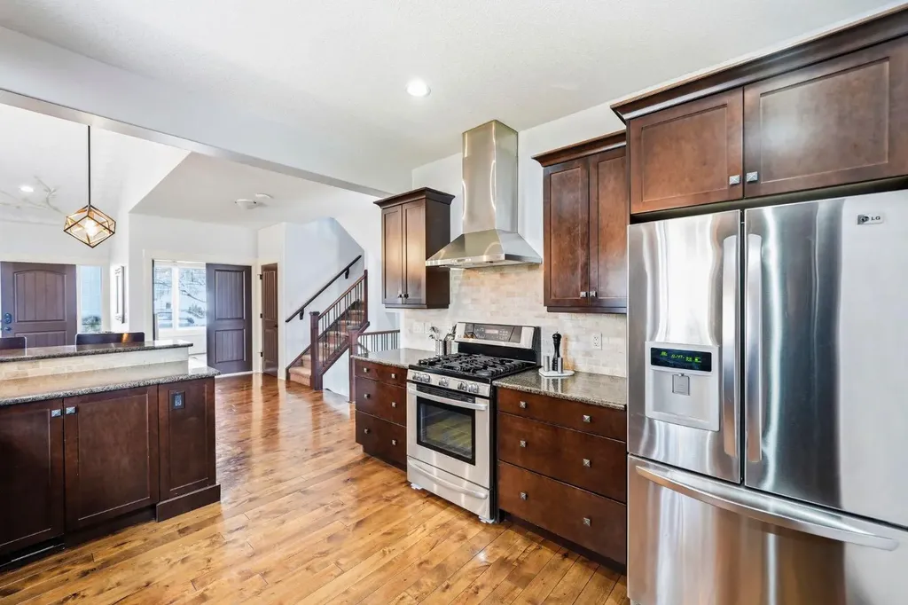 29 Winchester Crescent SW Calgary AB T3C 2T9