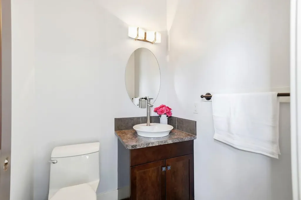 29 Winchester Crescent SW Calgary AB T3C 2T9