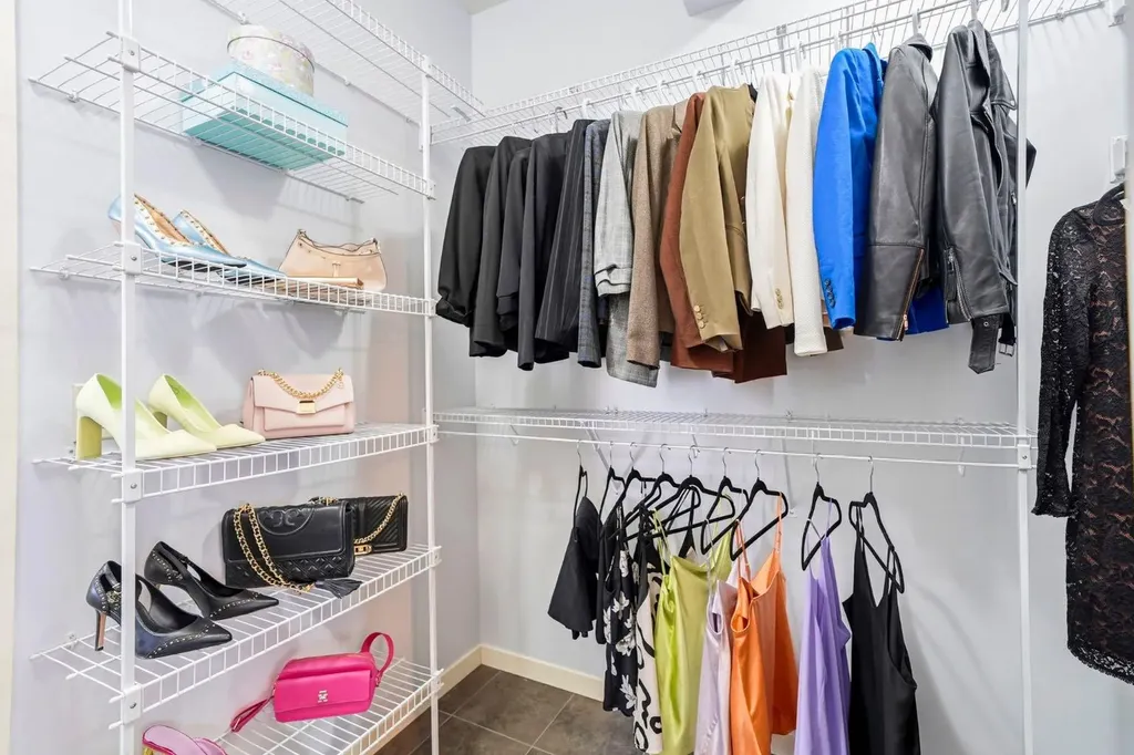 29 Winchester Crescent SW Calgary AB T3C 2T9