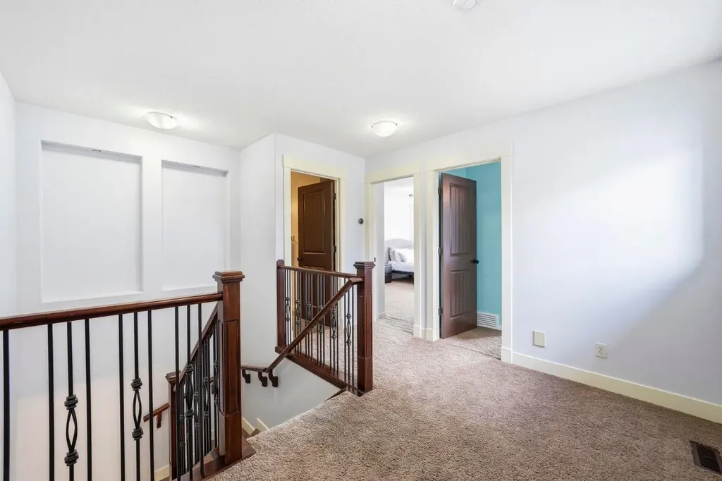 29 Winchester Crescent SW Calgary AB T3C 2T9