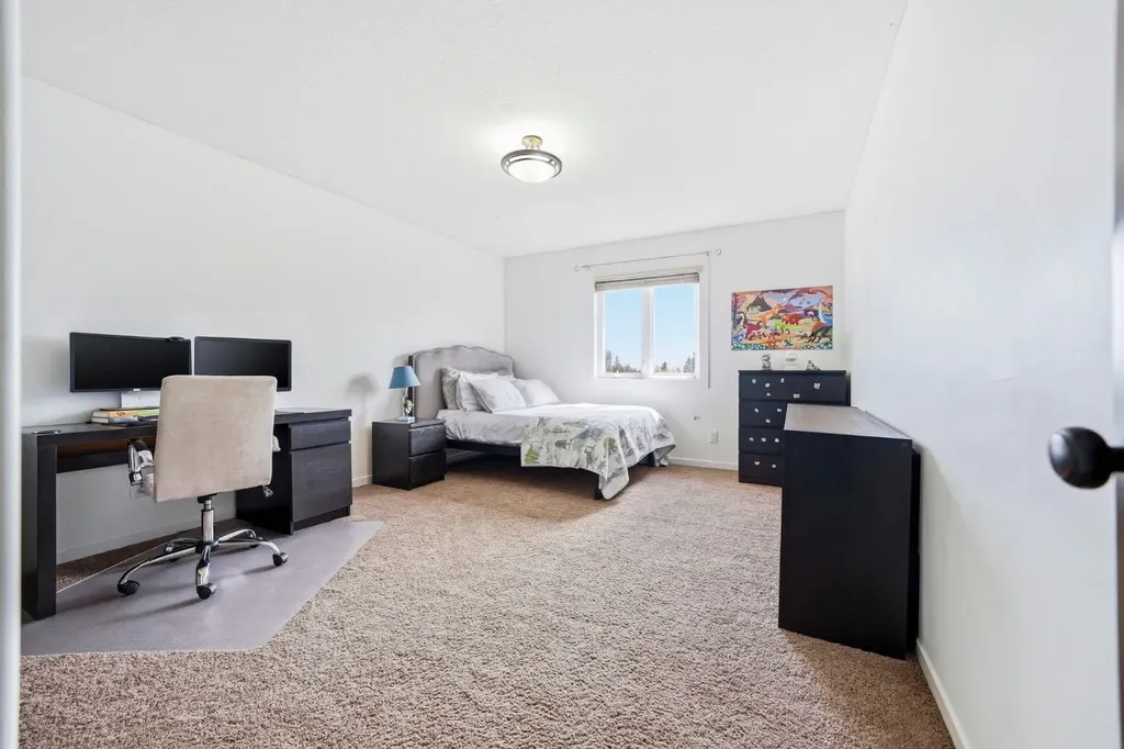 29 Winchester Crescent SW Calgary AB T3C 2T9