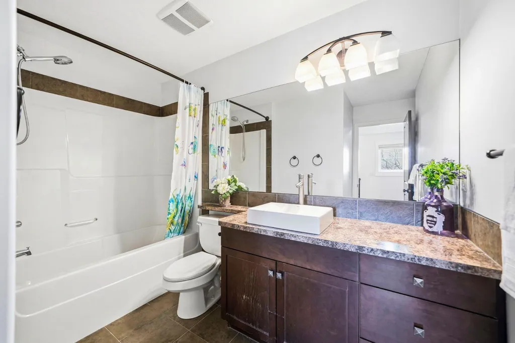 29 Winchester Crescent SW Calgary AB T3C 2T9