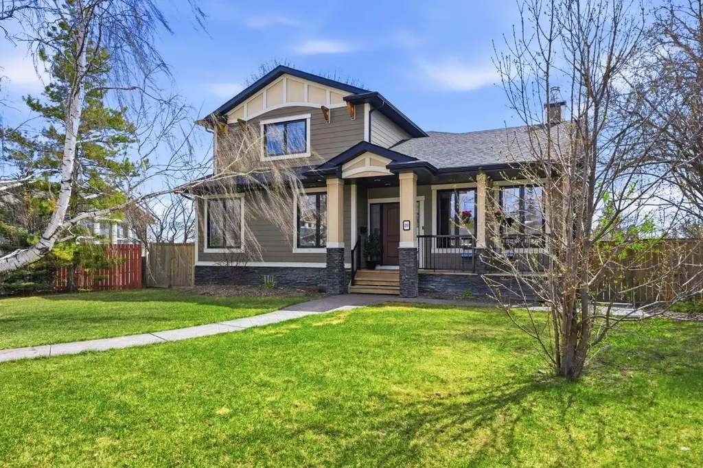 29 Winchester Crescent SW Calgary AB T3C 2T9