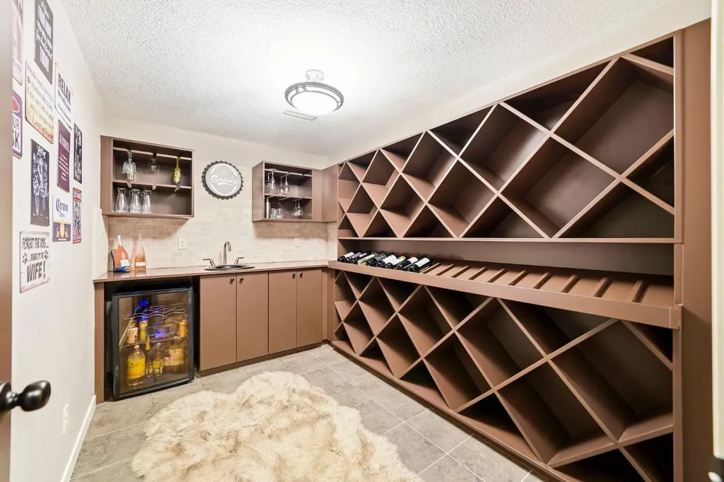 29 Winchester Crescent SW Calgary AB T3C 2T9