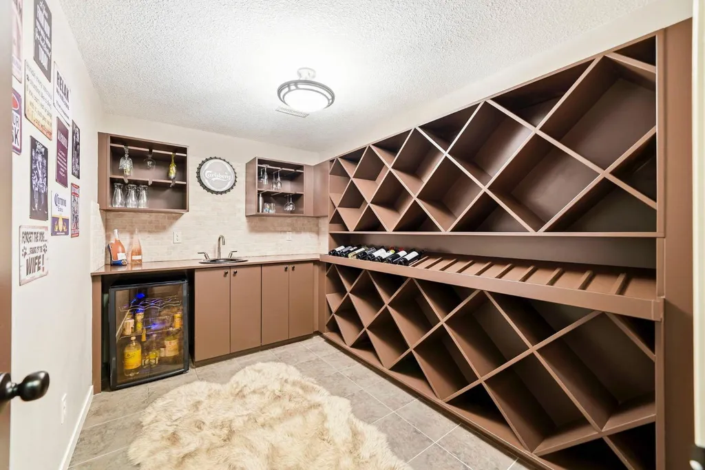 29 Winchester Crescent SW Calgary AB T3C 2T9