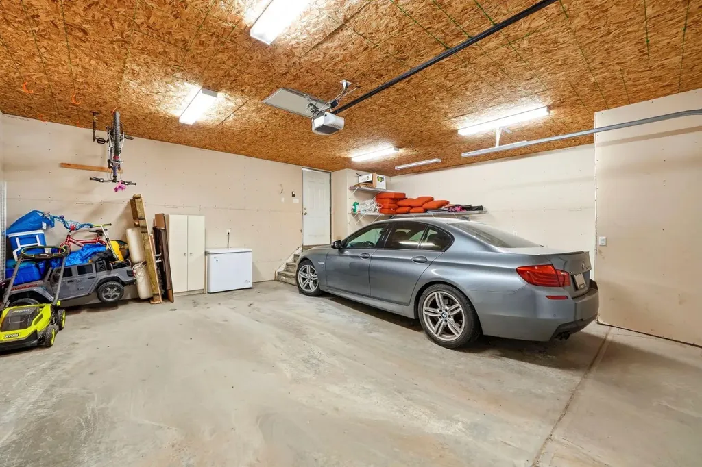 29 Winchester Crescent SW Calgary AB T3C 2T9