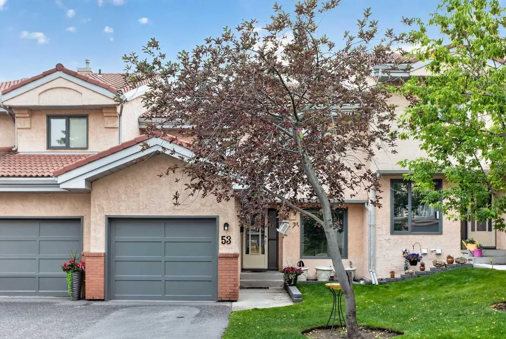 5810 Patina Drive SW Calgary AB T3H 2Y6