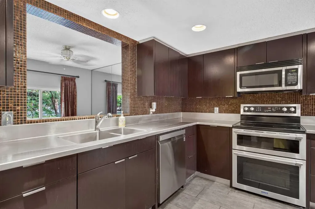 5810 Patina Drive SW Calgary AB T3H 2Y6