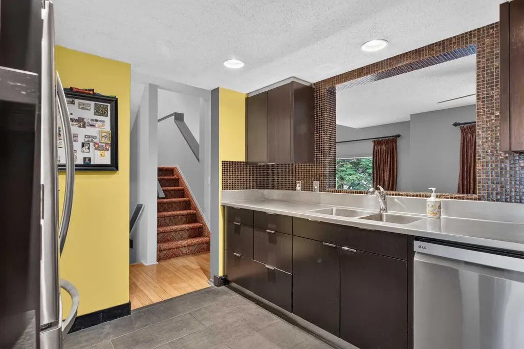 5810 Patina Drive SW Calgary AB T3H 2Y6