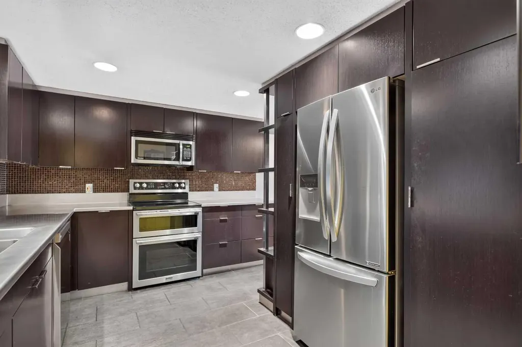 5810 Patina Drive SW Calgary AB T3H 2Y6