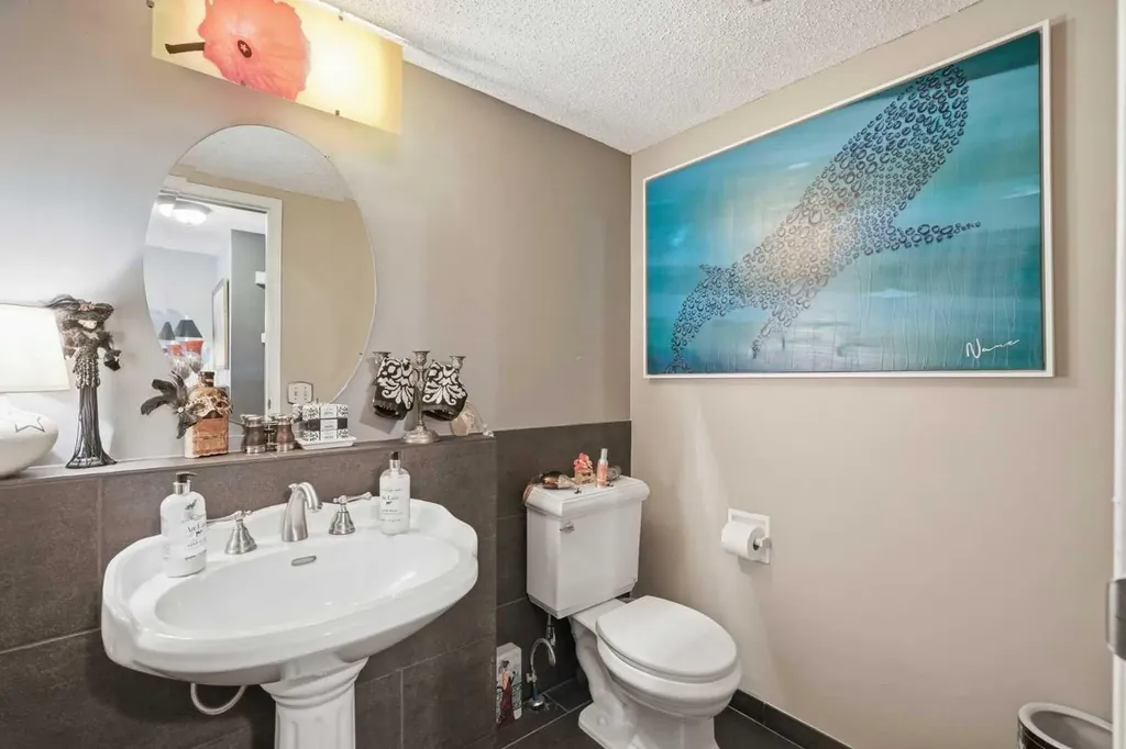 5810 Patina Drive SW Calgary AB T3H 2Y6