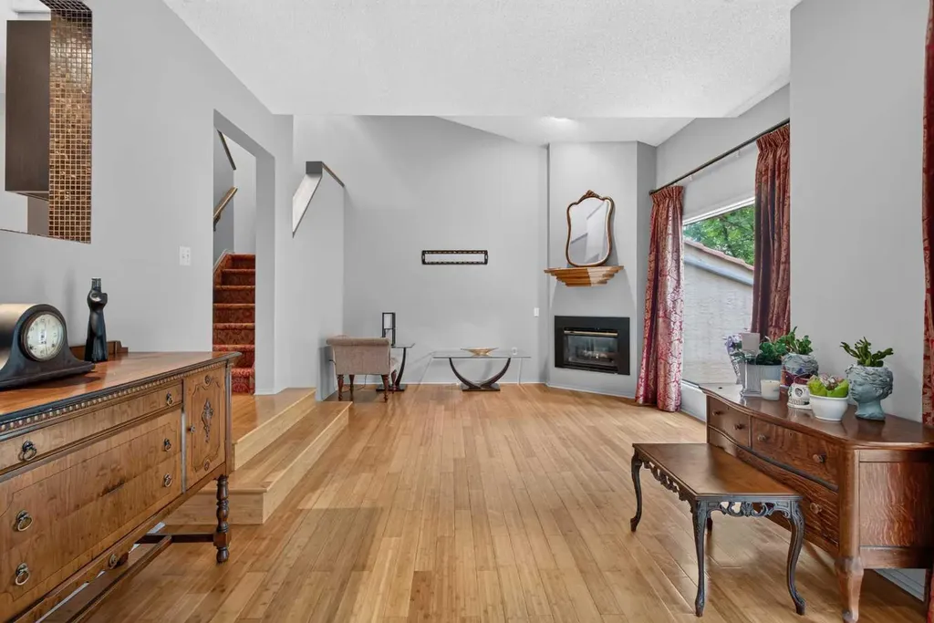 5810 Patina Drive SW Calgary AB T3H 2Y6