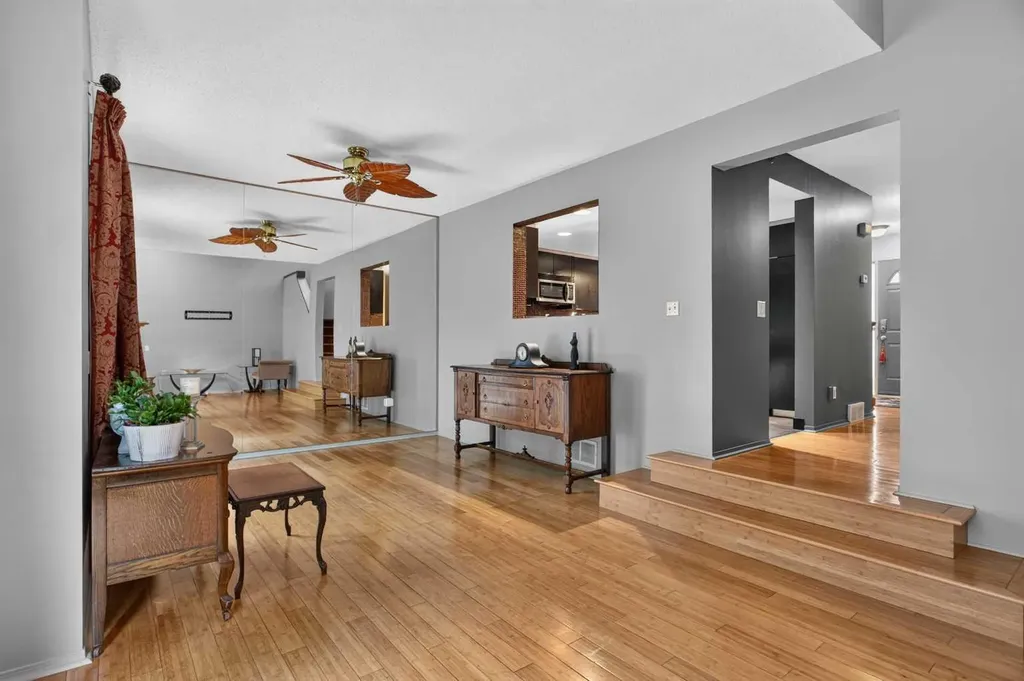 5810 Patina Drive SW Calgary AB T3H 2Y6
