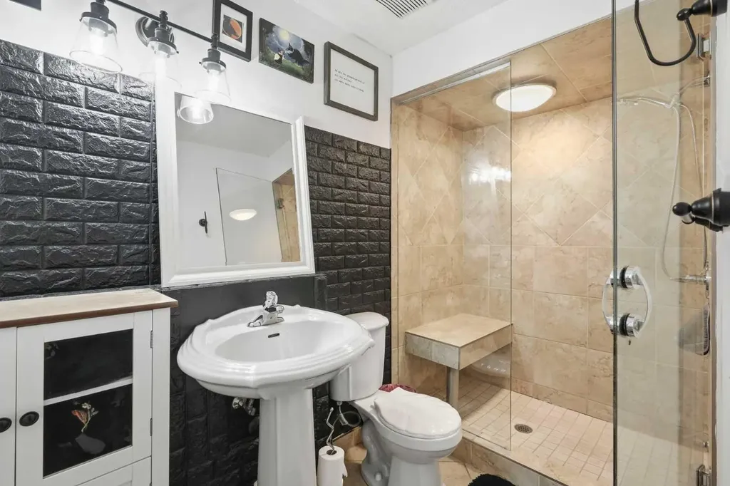 5810 Patina Drive SW Calgary AB T3H 2Y6