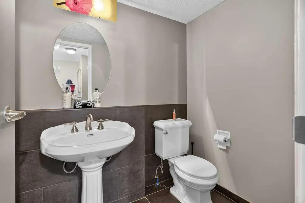 5810 Patina Drive SW Calgary AB T3H 2Y6