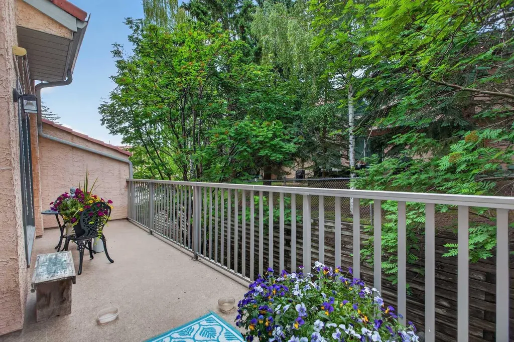 5810 Patina Drive SW Calgary AB T3H 2Y6