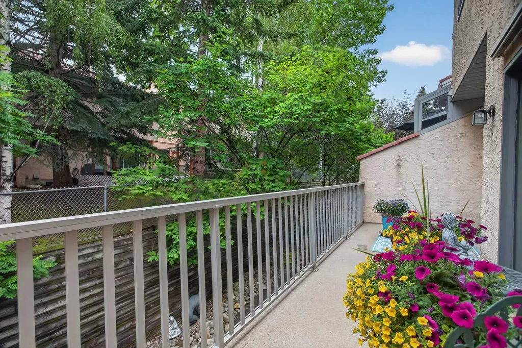 5810 Patina Drive SW Calgary AB T3H 2Y6