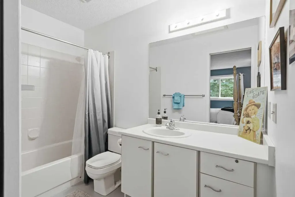 5810 Patina Drive SW Calgary AB T3H 2Y6