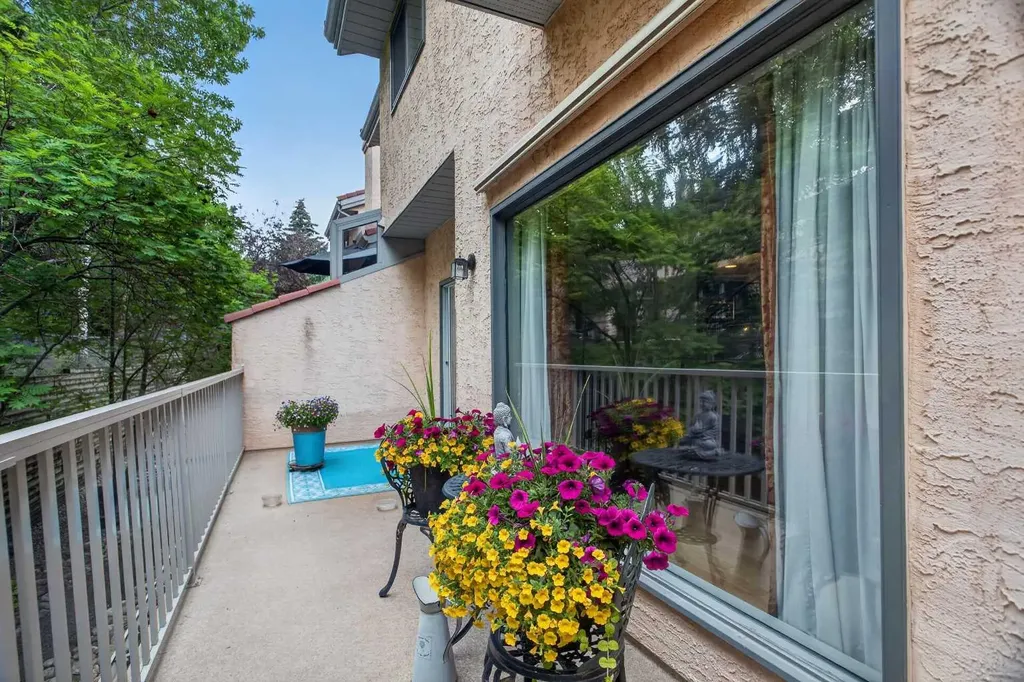 5810 Patina Drive SW Calgary AB T3H 2Y6