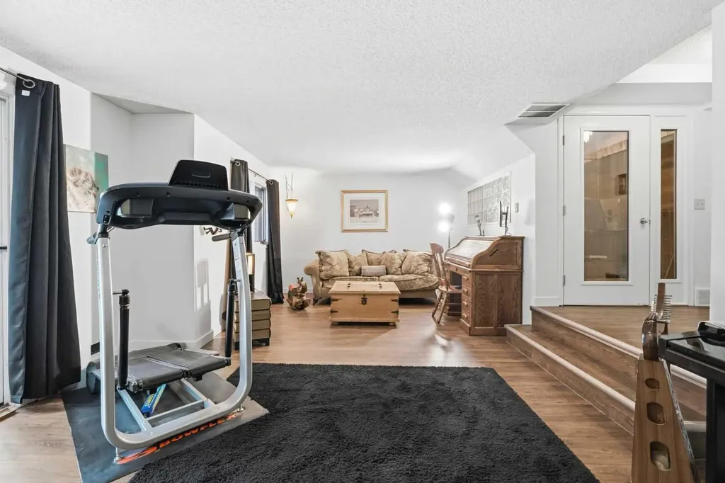 5810 Patina Drive SW Calgary AB T3H 2Y6