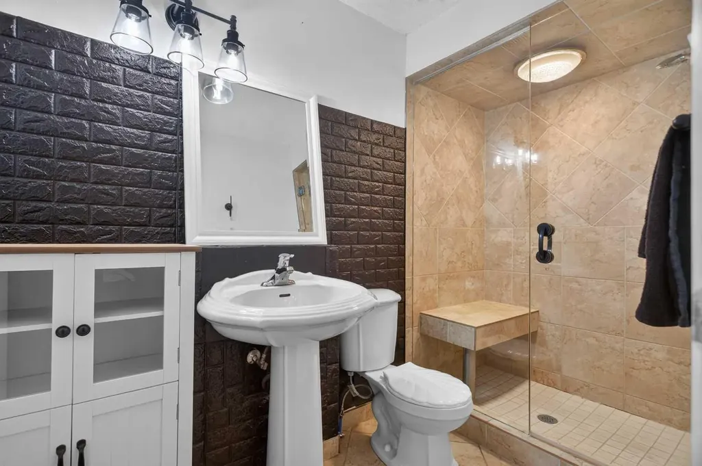 5810 Patina Drive SW Calgary AB T3H 2Y6