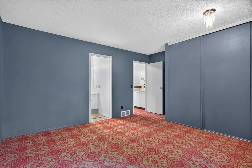 5810 Patina Drive SW Calgary AB T3H 2Y6