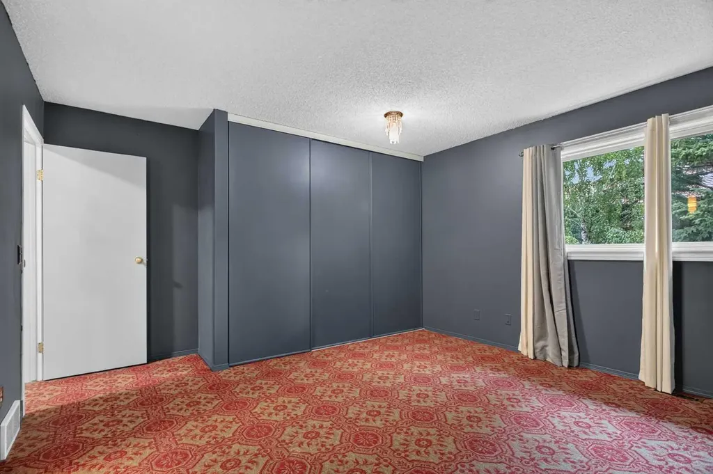 5810 Patina Drive SW Calgary AB T3H 2Y6
