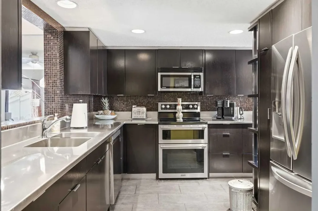 5810 Patina Drive SW Calgary AB T3H 2Y6