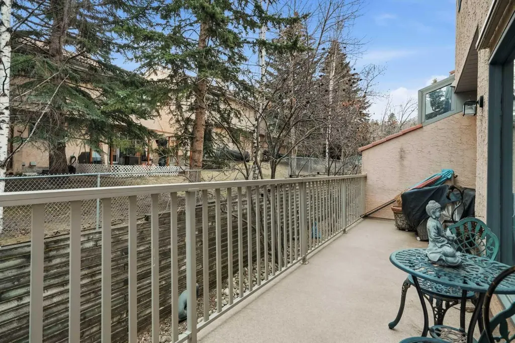 5810 Patina Drive SW Calgary AB T3H 2Y6
