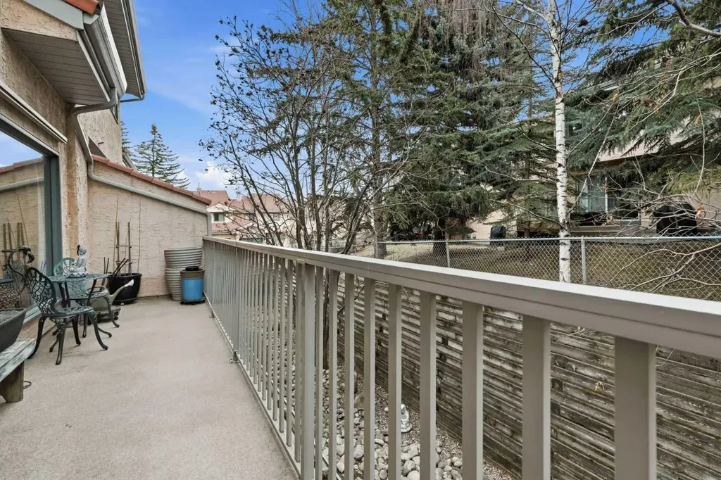 5810 Patina Drive SW Calgary AB T3H 2Y6